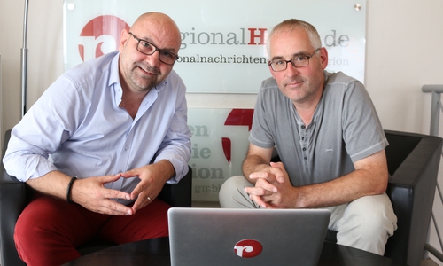 Kulinarisch38.de wird regionalKulinarisch.de - der langjährige Betreiber, Andreas Molau (rechts), und der neue Betreiber, Marc Angerstein, freuen sich über den köstlichen Zugewinn. Foto: Werner Heise