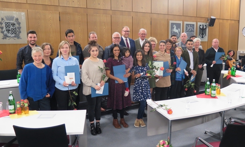 20 Bürgerinnen und Bürger erhielten die deutsche Staatsbürgerschaft. Foto: Landkreis Wolfenbüttel

 