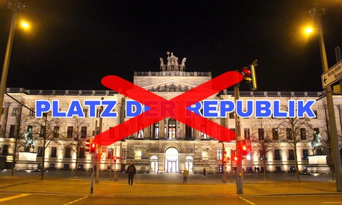 Klares Votum: Der „Schlossplatz" wird nicht zum „Platz der Republik" umbenannt. Foto: Nick Wenkel