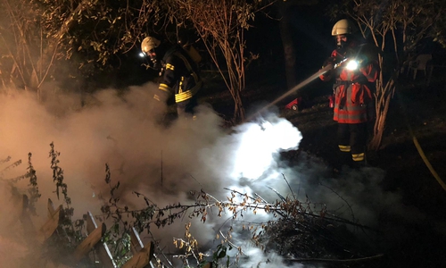 Der Löschzug Königslutter hatte die Flammen schnell unter Kontrolle. Foto: Aygün Erarslan