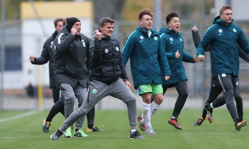 Rüdiger Ziehl und die Reserve des VfL Wolfsburg freuen sich über einen gelungenen Test. Foto: Archiv