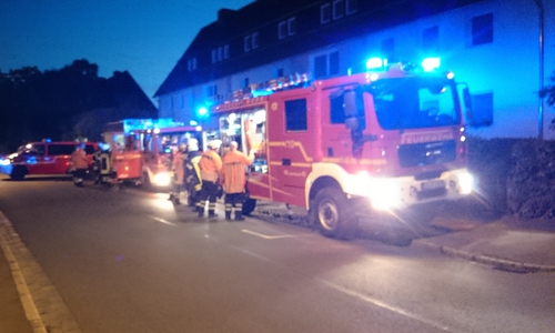 In Oker kam es am Donnerstagabend zu einem Brand in einem Mehrfamilienhaus. Zwölf Menschen wurden hier von den Feuerwehrkräften gerettet. Foto: Feuerwehr Oker 