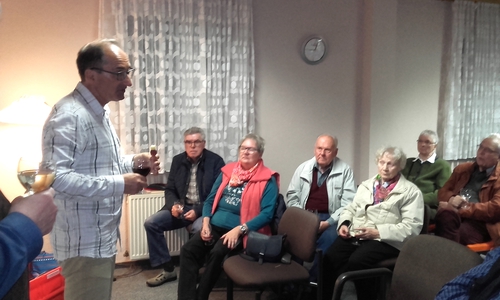 Bei Wein und Käsespieße beantwortete Achim Durwen noch viele Fragen. Fotos: Förderverein Leo von Klenze Museum