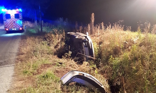 Das Auto musste abgeschleppt werden. Foto: Feuerwehr Schöppenstedt