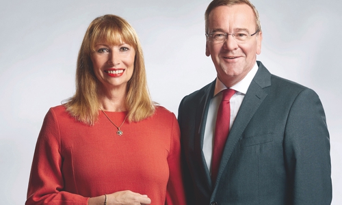 Das Kandidatenduo aus Petra Köpping und Boris Pistorius ringt gemeinsam mit weiteren Kandidaten um den Vorsitz der SPD. Foto: Werner Schüring / SPD