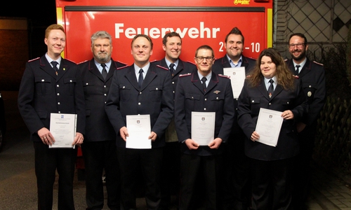 v.l.: Patrick Krause, Detlev Gliese, Andreas Maxrath, Christoph Girard, Dennis Kohnert, Fabian Markgraf, Sina Ciesielski, Markus Fricke. Foto: M .Krause