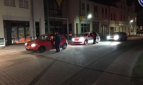 Nach der Massenschlägerei am Samstag wurden am Sonntag verstärkt Kontrollen durchgeführt. Fotos/Video: aktuell24(BM)