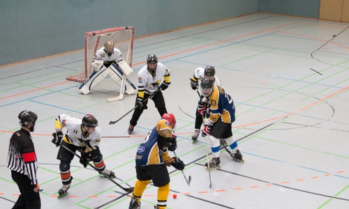 Das Wolfsburger Inlinehockey-Team sucht einen neuen Trainer. Foto: Jens Bartels