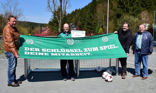 Joachim Wojtke, stellv. Kreisvorsitzender; Stefan Nolte, Wolfgang Fisch, Vorsitzender NFV Kreis Nordharz, Hans-Joachim Schmalstieg, Vorsitzender des Ausschusses für Qualifizierung und Ehrenamtsbeauftragter. (v.l.n.r.). Foto: Heiner Brandes