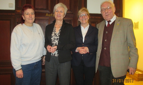 Landrätin Christiana Steinbrügge wurde wieder zur Vorsitzenden der Braunschweigische Landschaftgewählt. Im Bild die Wolfenbütteler Vertreter in, der BSL, Christiana Steinbrügge
(mitte), Sabine Resch- Hoppstock (.li) und Dieter Lorenz (rechts),
mit Geachäftsführerin Dr. Anja. Hesse (2.v.rechts). Foto: Dieter Lorenz 