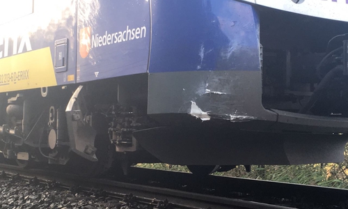 Die Autofahrerin hatte nach Angaben der Polizei die Halbschranke umfahren. Video/Fotos/Podcast: Aktuell24 (BM)