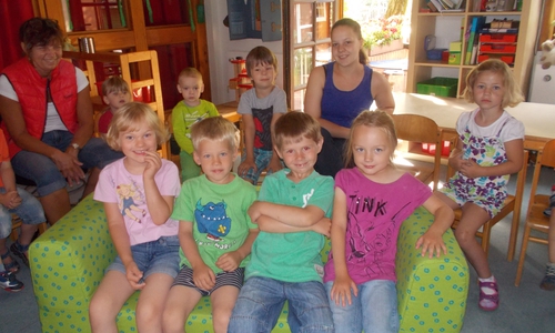 Die Kita Dahlum freut sich über ein neues Sofa. Foto: Privat