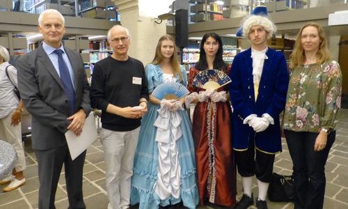 Eine Ausstellung im Zeughaus veranschaulicht noch bis zum 27. September 2018 die Zusammenarbeit von Schulen und Bibliothek. Foto: GaBö