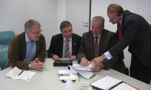 Schon lange in Sachen Haltepunkt Wendessen aktiv – hier beim Besuch in Braunschweig 2012: Ortsbürgermeister Klaus-Martin Jungkurth, Bürgermeister Thomas Pink, Frank Oesterhelweg MdL, Verbandsdirektor Zweckverband Großraum Braunschweig Hennig Brandes.
