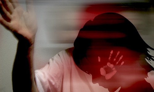 Misshandlung hinterlässt bei vielen Kindern körperliche und seelische Wunden, die manchmal nie wieder geheilt werden können. Symbolfoto: Pixabay