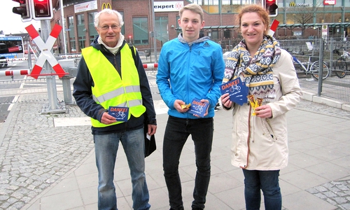Von links: Martin Hoffmann, Aaron Büngener (beide ADFC) und Radverkehrsbeauftragte Valerie Dubiel. Foto: Privat