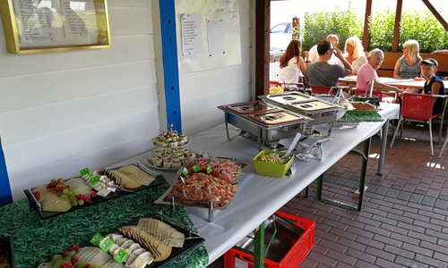 Beim Frühstück des Förderbereins Freibad Denkte wurde ein reichhaltiges Frühstücksbuffet geboten.

Foto: Förderverein Freibad Denkte
