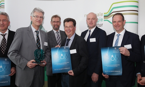 Stefan Ruhle (Amt für regionale Landesentwicklung Braunschweig), Klaus-Dieter Sievers (Dr. Graband & Partner GmbH),  Gerhard Schulze (Dr. Graband & Partner GmbH), Peter Peckedrath (IHK Braunschweig), Thomas Warntjen (Handwerkskammer Lüneburg-Braunschweig-Stade), Prof. Dr. Gert Bikker (Vizepräsident der Ostfalia Hochschule für angewandte Wissenschaften), Gunnar Heyms (stellv. Geschäftsführer Regionale EnergieAgentur e.V.) (v. li.). Foto: Susanne Hübner