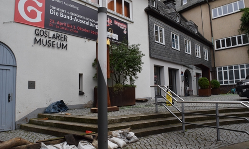 Die Aufräumarbeiten am Goslarer Museum liefen schon am Donnerstagmorgen auf Hochtouren, um schnellstmöglich wieder öffnen zu können. Foto: Stadt Goslar