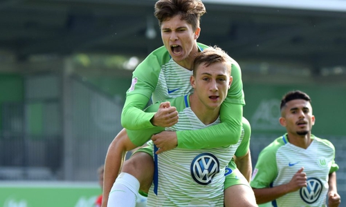 Sorgten für erlösende Tore: Blaz Kramer (unten) und Elvis Rexhbecaj. Fotos: Moritz Eden