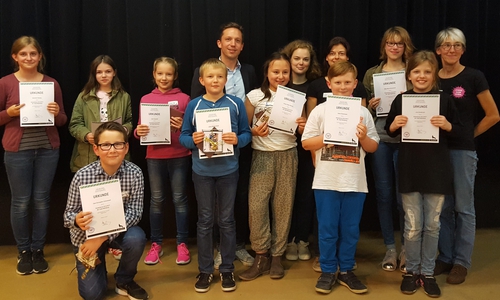 Mit Urkunden und Gutscheinen wurde der Kinderbeirat verabschiedet. Foto: Stadt Wolfsburg