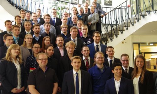 Absolventen und Dozenten der Fakultät Elektrotechnik 2015, Foto: Privat