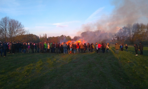 Wie hier in Gifhorn fanden die meisten Osterfeuer ohne Zwischenfall statt. Foto: Alexander Dontscheff