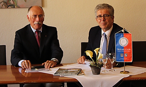 Hans H. Symens und Dr. Rolf Mayer planen das neue Präsidentschaftsjahr. Foto: Frederick Becker