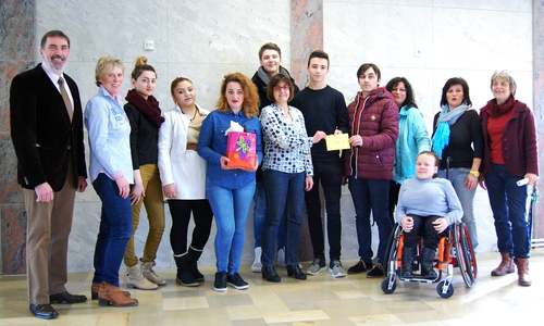 Von links: Peter Walte, Ilona Erhardt, Selva Rasho, Florentina Muja, Gerta Ferra, Christian Hauk, Astrid Stute, Maxi Rasche, Said Saidov, Andrea Niehus, Swantje Syk, Uta Karlowsky, Dörte Kampani. Foto: Privat