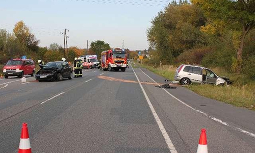 Der Fahrer des VW Golf (links) hatte die Vorfahrt des Ford Fahrers missachtet. Foto: Polizei