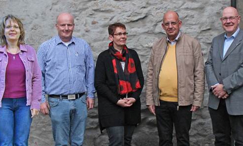 Kirchen in Börßum, Achim und Bornum beantragen Fusion zur „Evangelisch-lutherischen Petrusgemeinde Börßum“. Von links: Die Kirchenvorstandsvorsitzenden Miriam Wegener (Bornum), Dieter Petersen (Achim), Astrid Gödecke (Börßum) mit Pfarrer Rolf Fröhlich und dem Pfarrverbandsvorsitzenden Christian Wolff Foto: Privat
