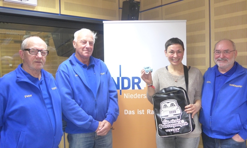 Der "Trabi-Stammtisch" aus Braunschweig/Wolfenbüttel gestaltet die Sendung Plattenkiste von NDR 1 Niedersachsen. Rolf-Peter Wollek, Hans-Jürgen Duckhorn, Martina Gilica und Rolf-Dieter Taubert. Foto: Privat