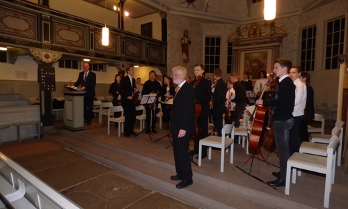 Die Große Schule lud wieder zum Weihnachtskonzert. Foto: Haase 