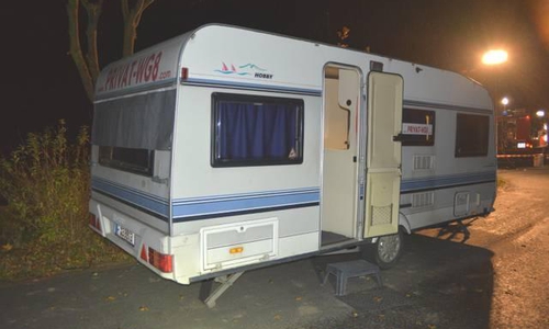 Die Polizei bittet um Hinweise, die zur Ergreifung des Täters führen, der am 4. November eine Prostituierte in Peine ermordet hat. Fotos: Polizei