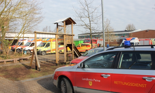Die Feuerwehr rief die zweithöchste Alarmierungsstufe aus. Foto: Feuerwehr
