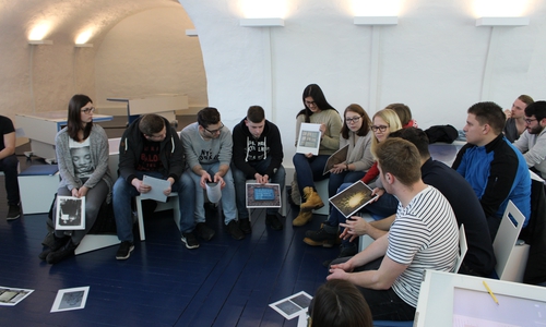 Zum Abschluss des Vormittagsprogramms tauschten sich die Teilnehmer des Workshops in einer Feedbackrunde aus. Foto: Alexander Dontscheff