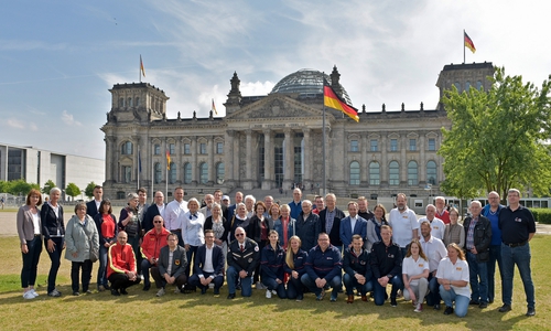  50 Personen aus dem Kreis Helmstedt–Wolfsburg sind der Einladung des SPD-Bundestagsabgeordneten Falko Mohrs gefolgt. Foto: Bundesregierung/Atelier Schneider