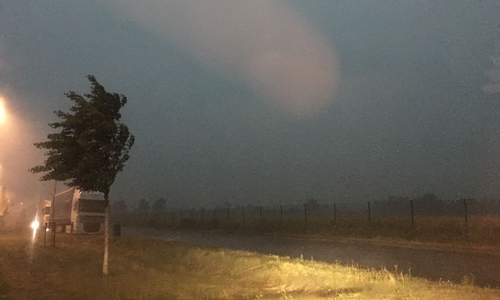 In Schwülper stürmt es gerade besonders stark. Video: aktuell24(BM) / privat