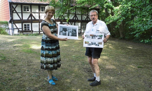 Dorothee Schacht und Hans-Gert Hotop stellten den neuen historischen Jahreskalender für 2019 des Heimathauses Alte Mühle vor. Foto: Förderkreis