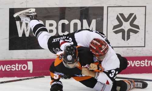 Jones und Likens ließen die Fäuste fliegen. Foto: imago/foto2press