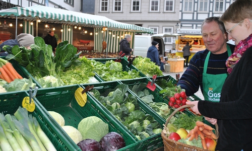 Der Wochenmarkt in Goslar. Foto: Goslar Marketing GmbH