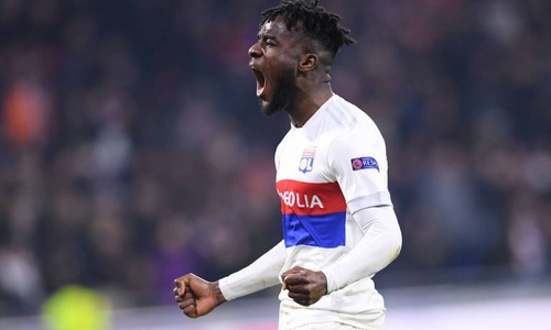 Platzt der Wechsel von Maxwel Cornet zum VfL Wolfsburg? Foto: imago/Panoramic