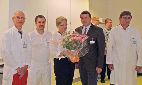 V. l.: Chefarzt Professor Dr. Dirk Hausmann, Michael Zypro, Gabriele Büchner, Klinikum-Geschäftsführer Axel Burghardt und Ärztlicher Direktor und Chefarzt Professor Dr. Heinrich Keck. Foto: Städtisches Klinikum Wolfenbüttel 
