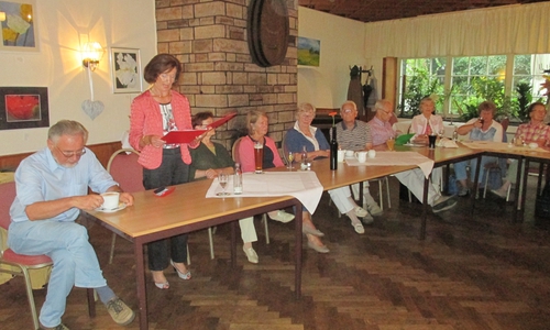 Heidi Happe von der Rebekka Loge Eva König,  informiert die CDU Senioren. Foto: Privat 