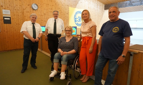 Von links nach rechts: Werner Sperr (Kreissportleiter), Bernfried Keye, Britta Brentrop, Dunja Kreiser, Volker Nesbor. Foto: Wahlkreisbüro Dunja Kreiser MdL