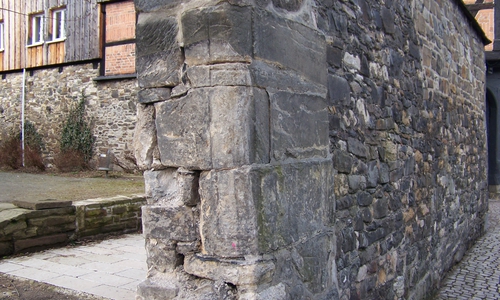 Die Bürgerliste erhebt schwere Vorwürfe gegen die Stadt und fragt, ob sie die städtische Vorgeschichte einfach wegbaggern ließe. Foto: Bürgerliste