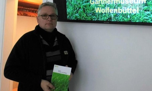 Dirk Fellenberg von der Deutschen Rasengesellschaft ist am 5. April im Gärtnermuseum zu Gast und freut sich auf seinen Vortrag. Foto: Andreas Meißler