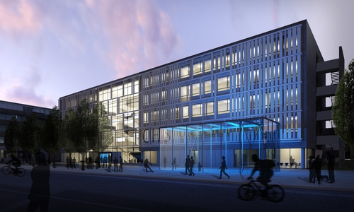 Nachtansicht der Carl-Hahn-Schule, Eingangssituation am Schachtweg. Visualisierung: pbr Eustrup Architekten GmbH.