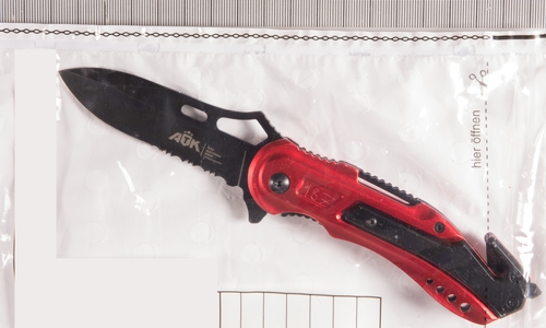 Dieses Messer hat der Mann verloren. Foto: Polizei