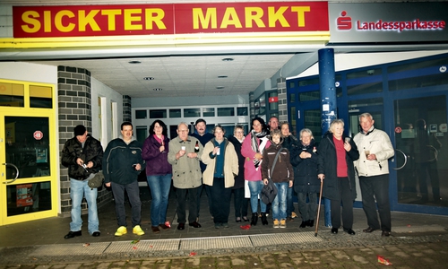 In der Neujahrsnacht trifft man sich traditionell am Sickter Markt. Foto: privat